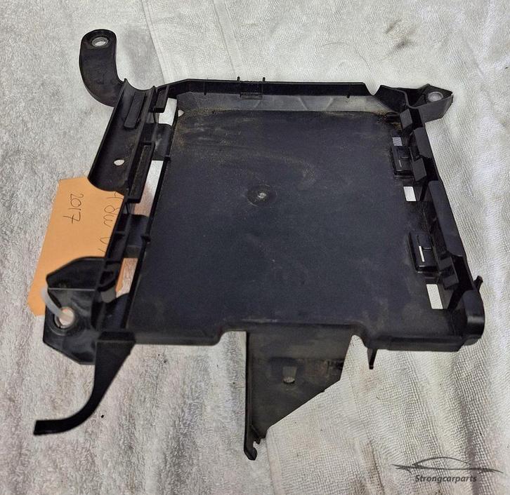 Afdekplaat Audi A4 8W 8W0907647A ECU houder., Auto-onderdelen, Carrosserie, Audi, Gebruikt, Ophalen of Verzenden