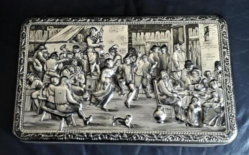 Vintage doos met in bas-reliëf  “De boerenbruiloft”, Antiek en Kunst, Curiosa en Brocante, Ophalen of Verzenden
