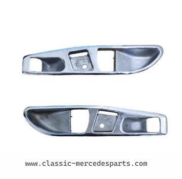 Chroomafwerking deuropener Mercedes w107 links en rechts beschikbaar voor biedingen