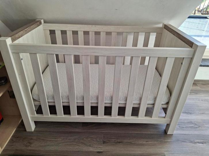 Babybed met matras en toebehoren, Enfants & Bébés, Berceaux & Lits, Utilisé, Enlèvement