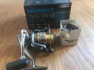 Shimano Twinpower FB 2500 disponible aux enchères