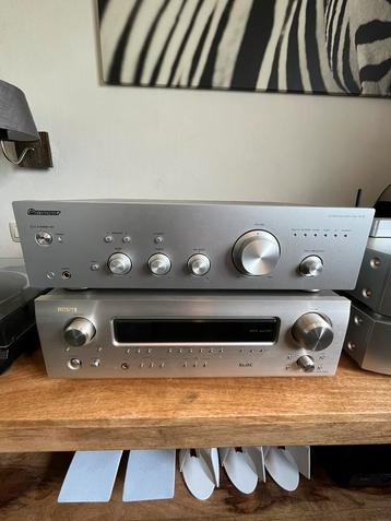 Denon DRA-700AE stereo receiver