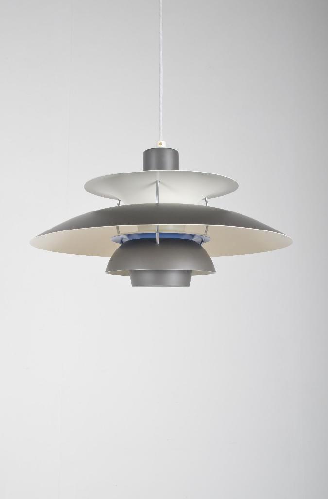 Édition anniversaire PH5 par P Henningsen pour Louis Poulsen, Maison & Meubles, Lampes | Suspensions, Comme neuf, Moins de 50 cm