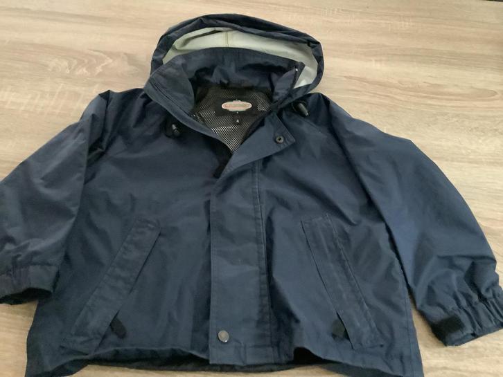 2 jassen maat 104 en 110 samen voor 8 euro, Kinderen en Baby's, Kinderkleding | Overige, Zo goed als nieuw, Ophalen