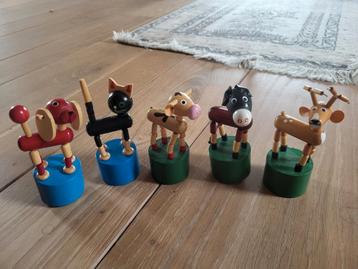 Houten diertjes in nieuwstaat (10 euro samen) beschikbaar voor biedingen