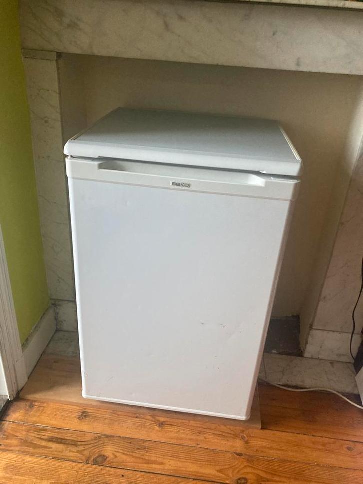 Beko kleine witte koelkast of inbouwkoelkast, Elektronische apparatuur, Koelkasten en IJskasten, Gebruikt, Zonder vriesvak, 100 tot 150 liter