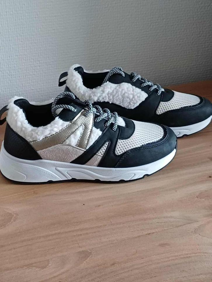 Subb 55 Sneakers laag 38 Zwart/beige -wol Nieuw wp=60, Kleding | Dames, Schoenen, Nieuw, Sneakers, Zwart, Ophalen