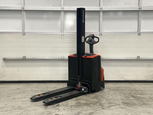 TOYOTA SWE080L, Zakelijke goederen, Machines en Bouw | Heftrucks en Intern transport, Stapelaar, Elektrisch, tot 1000 kg