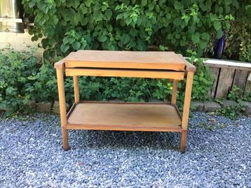 Petit meuble plateau vintage  beschikbaar voor biedingen