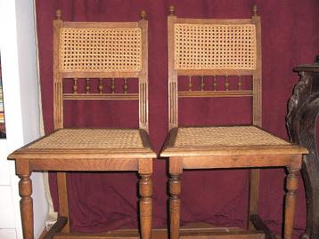 2 Henri II stoelen gecanneleerd beschikbaar voor biedingen
