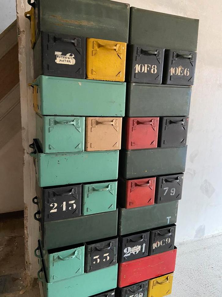 Oude bakken boxen kisten, Huis en Inrichting, Woonaccessoires | Kisten, Zo goed als nieuw, Metaal, Ophalen