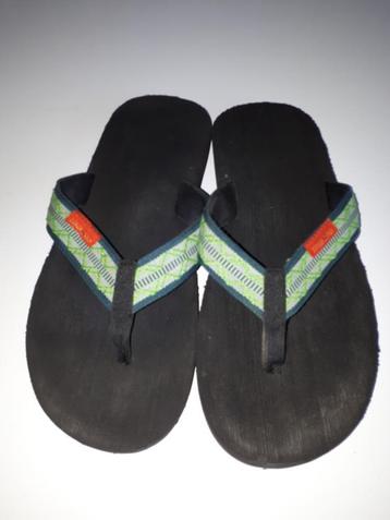 Slippers - maat 43 beschikbaar voor biedingen