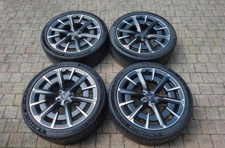 ✅Cupra Born - Nieuwe 20 inch Firestorm velgen en banden✅🛞, Auto-onderdelen, Banden en Velgen, Band(en), Zomerbanden, 20 inch