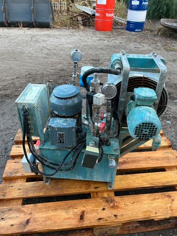 Hydrauliek groep met koeling beschikbaar voor biedingen