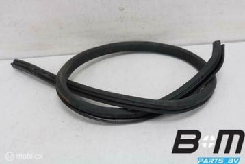 Portierrubber achter onderzijde VW Passat CC 3C8867913