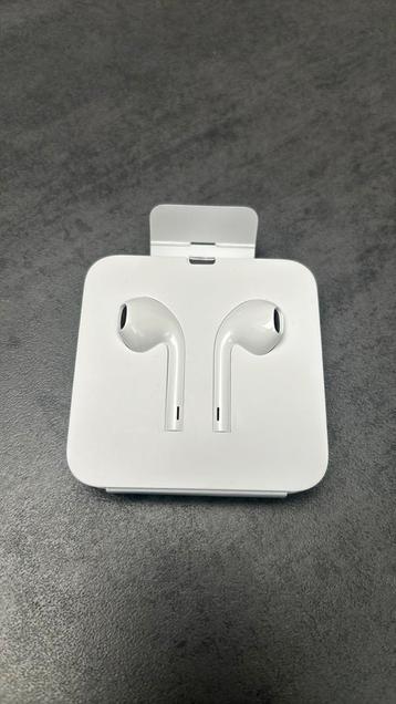 Apple | Écouteurs EarPods - Connexion Lightning, Enlèvement, Neuf