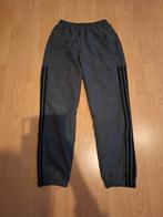 Pantalons Adidas, Ophalen