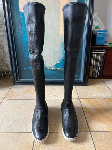 Cuissardes Casadei beschikbaar voor biedingen