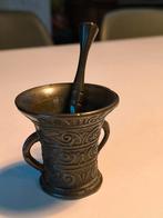 Oude bronzen/messing vijzel met stamper, Antiek en Kunst, Antiek | Brons en Koper, Ophalen of Verzenden, Brons