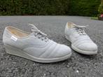 Damesschoenen Maat 37 - lichtgrijs, Grijs, Gedragen, Wandelschoenen, Ophalen of Verzenden