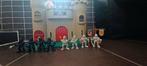 Speelgoed kasteel + figuren + vlaggen, Ophalen