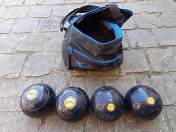 set Engelse bowling ballen (garden balls) in tas beschikbaar voor biedingen