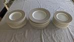 Servies van 34 borden, Huis en Inrichting, Ophalen, Keramiek, Zo goed als nieuw, Bord(en)