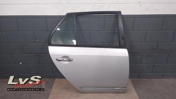 Portier 4Deurs rechts-achter van een Kia Carens beschikbaar voor biedingen