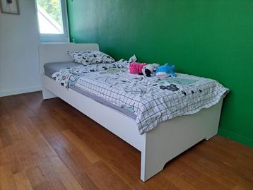 Ikea eenpersoonsbed (zonder matras!) beschikbaar voor biedingen
