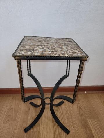 Superbe table d'appoint carrée en fer forgé avec faïence, Enlèvement, Comme neuf