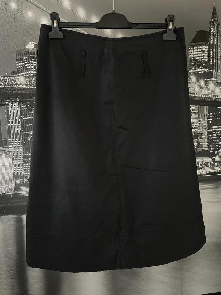zwarte rok Atos Lombardini - 42, Kleding | Dames, Rokken, Zo goed als nieuw, Maat 42/44 (L), Zwart, Onder de knie, Verzenden