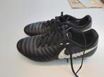 voetbalschoenen Nike maat 40, Sport en Fitness, Voetbal, Ophalen, Zo goed als nieuw, Schoenen