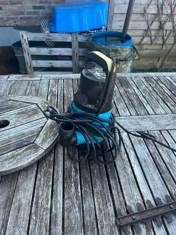 Waterpomp beschikbaar voor biedingen