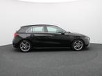 Mercedes-Benz A 200 AMG Line + TREKHAAK + CAMERA + SENSOREN, Auto's, Mercedes-Benz, Stof, Zwart, 4 cilinders, Zwart