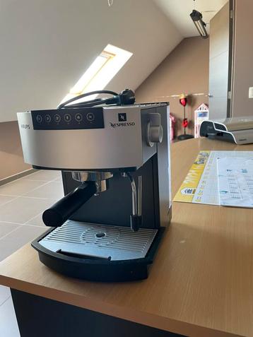 Krups Nespresso koffie apparaat, Ophalen, Zo goed als nieuw