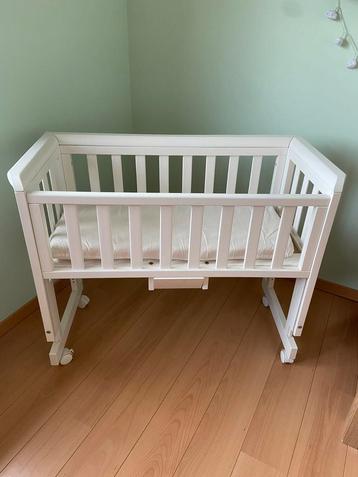 Houten co-sleeper beschikbaar voor biedingen