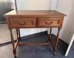 Vintage bijzettafel in klassiek design, Huis en Inrichting, Tafels | Sidetables, Ophalen, Zo goed als nieuw