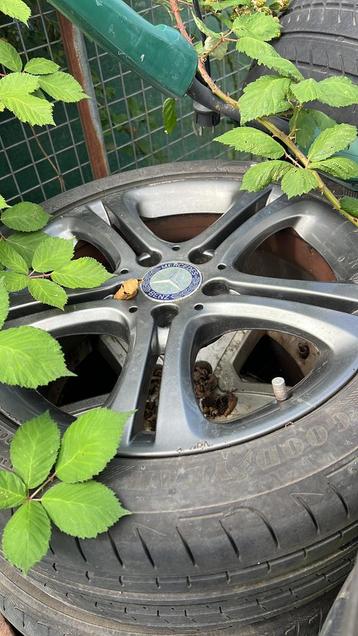 Banden en velgen Mercedes ook bijna nieuwe beschikbaar voor biedingen