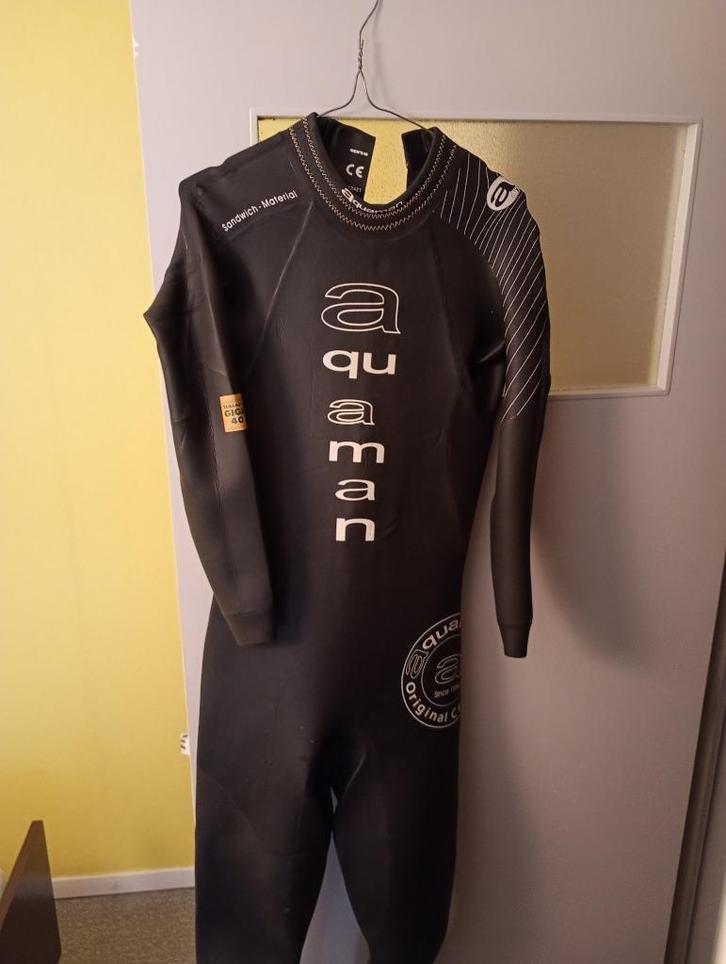 Wetsuit Aquaman Cell Gold (maat medium/1m75), Kleding | Heren, Sportkleding, Gedragen, Overige typen, Maat 48/50 (M), Zwart, Ophalen