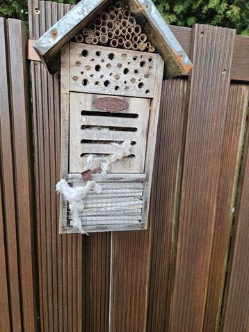 Buienhuisje  beschikbaar voor biedingen