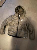 Jas Nike maat Medium, Kleding | Dames, Wintersportkleding, Ophalen of Verzenden, Zo goed als nieuw