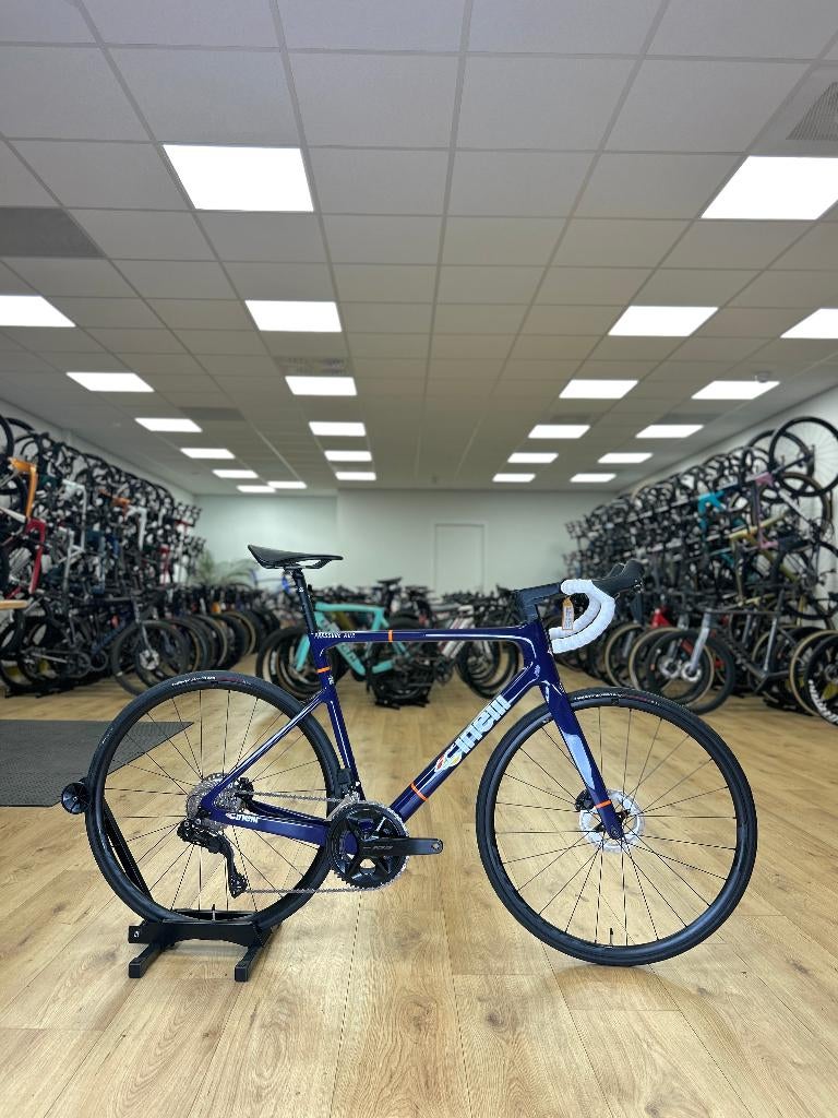 0km Showroom Model Cinelli Pressure Di2 Carbon Racefiets, Sports & Fitness, Cyclisme, Neuf, Enlèvement ou Envoi