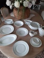 Eet en koffie servies, wit met gouden randje, Antiek en Kunst, Antiek | Servies compleet, Ophalen