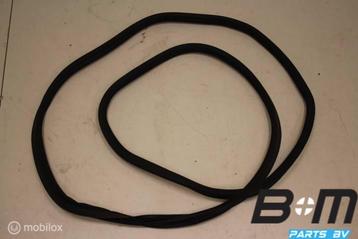 Achterklep rubber VW Polo 6R Cross 5 Deurs 6R6827705B beschikbaar voor biedingen