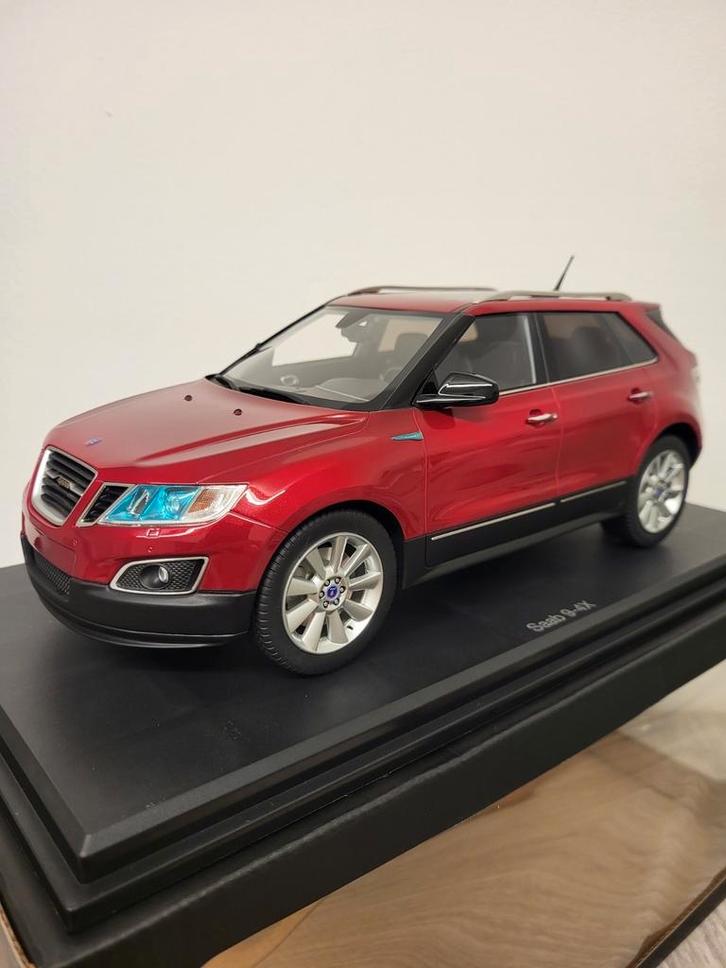 1:18 DNA Collectibles Saab 9-4X, Hobby en Vrije tijd, Modelauto's | 1:18, Nieuw, Auto, Overige merken, Ophalen of Verzenden