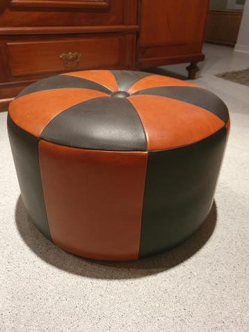 Mooie vintage poef jaren 70 beschikbaar voor biedingen