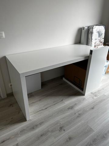 Ikea bureau MALM beschikbaar voor biedingen