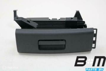 Bakje onder stoel links VW Golf 7 5G0882599A beschikbaar voor biedingen