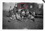 2 orig. foto's - Luftwaffe trailer op vliegveld - WO2, Verzamelen, Verzenden, Luchtmacht, Foto of Poster