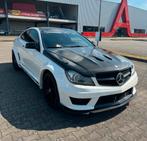 Uniek exemplaar Mercedes C63 V8 black serie carbon pakket, Auto's, Automaat, 4 zetels, Achterwielaandrijving, Wit